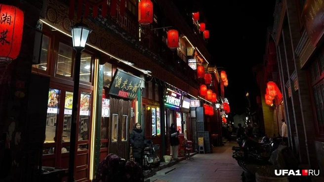Прогулки по городу ночью позволят еще сильнее проникнуться местной экзотикой | Источник: Арина Насырова / UFA1.RU
