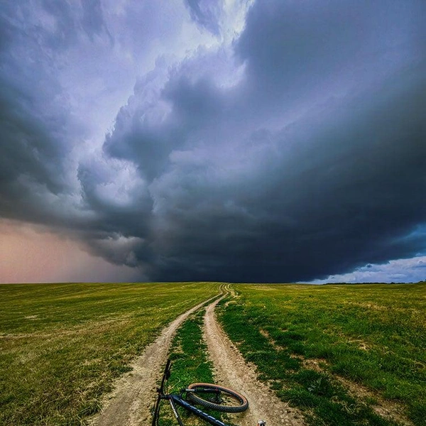 Грозовой фронт над Словакией | Источник: Tamás Kusza / Standard Chartered Weather Photographer of the Year 2025