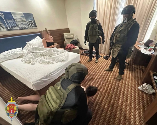 Подозреваемого в особо крупном мошенничестве задержали в гостинице Волгограда | Источник: пресс-служба УФСБ по Волгоградской области
