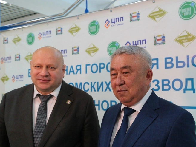 Мэр Омска и аким Петропавловска посетили выставку «Омская марка» | Источник: пресс-служба администрации Омска