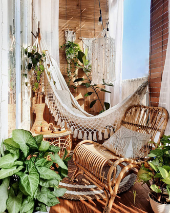 Оформляем балкон в модном стиле бохо: 7 идей весеннего декора