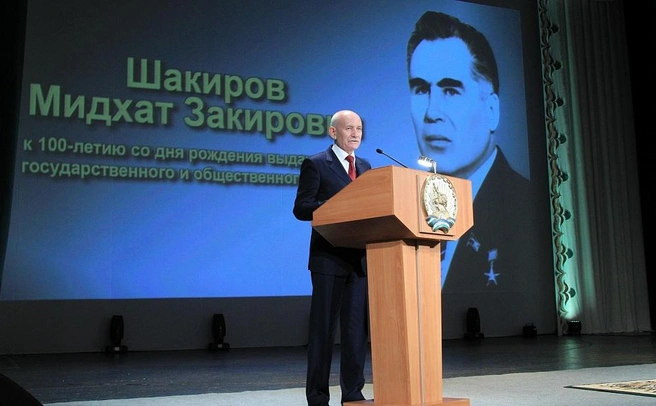 Предшественник Хабирова Рустэм Хамитов тоже весьма лестно высказывался о Шакирове | Источник: Glavarb.ru