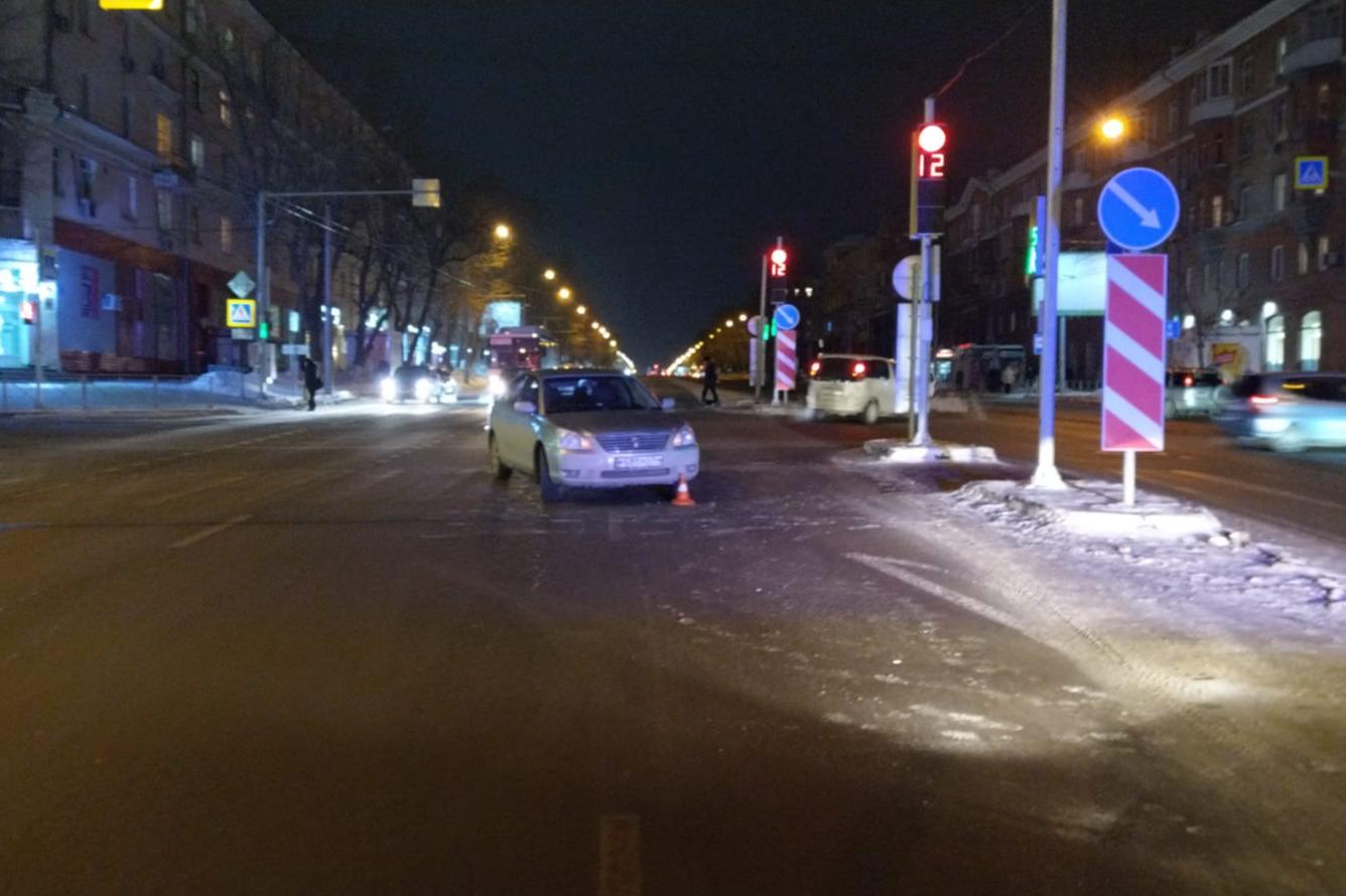 В Новосибирске водитель сбил двух девочек на пешеходном переходе 6 января  2022 г. - 6 января 2022 - НГС.ру