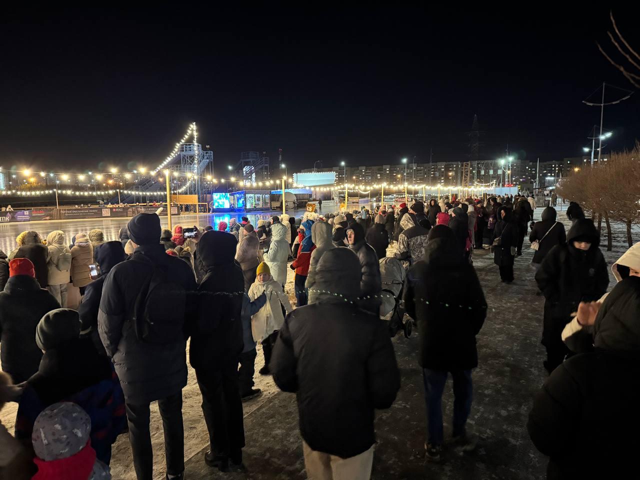 В Тюменской слободе люди выстроились в огромную очередь. Что там происходит