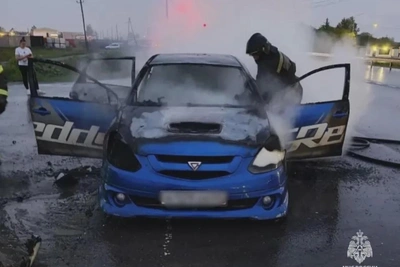В Южно-Сахалинске потушили горящий автомобиль