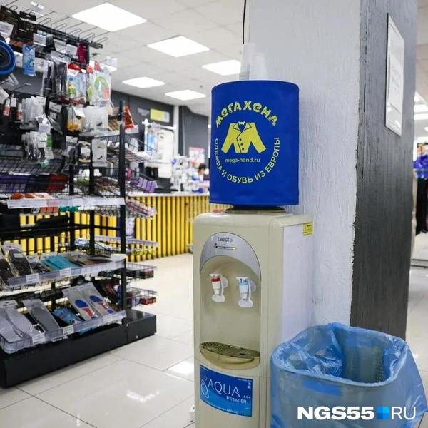 Сервис для клиентов — кулер | Источник: Евгений Софийчук / NGS55.RU