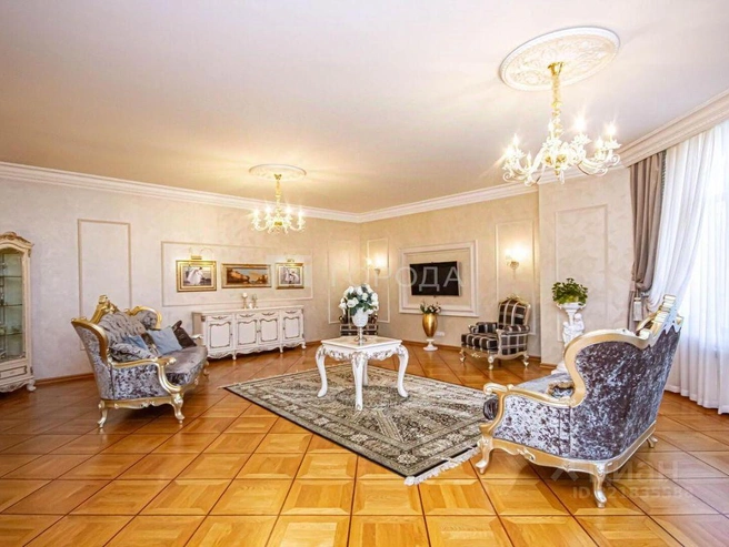 Дом построен в 2019 году из монолитного железобетона с кирпичом | Источник: Агентство недвижимости «Города Новосибирск» / n1