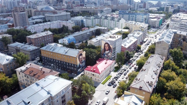 Портреты Юрия Кондратюка и Анны Кикиной. Проект Музея космонавтики и центра молодёжи «Альтаир». Куратор&nbsp;— Роман Есин, художник&nbsp;— Иван Jovanny | Источник: предоставлено Романом Есиным