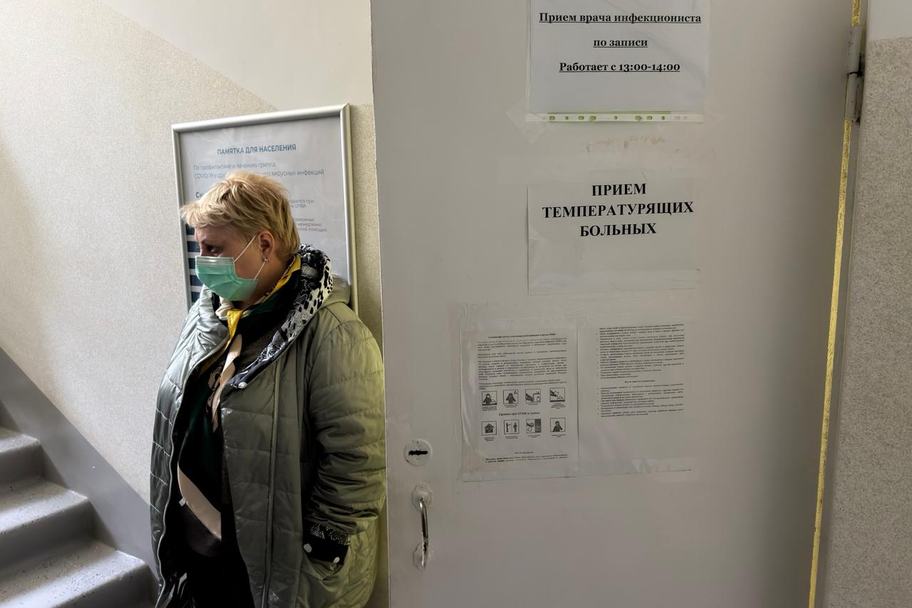 В Волгограде толпы кашляющих пациентов оккупировали дежурных терапевтов поликлиник