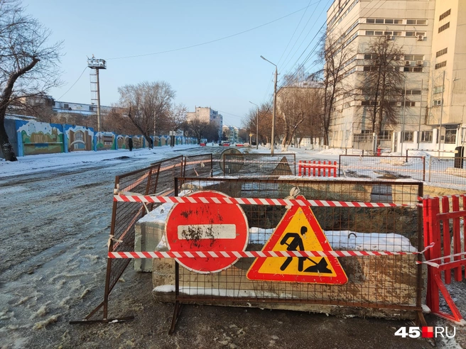 Место аварии огородили  | Источник: Алена Кисель / 45.RU