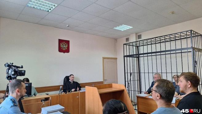 В Кургане в суде продолжают рассматривать дело против сестре Камшиловых | Источник: Александр Лисихин / 45.RU