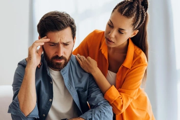 Менкипинг: как жены становятся «бесплатными психологами» для мужей и почему так происходит