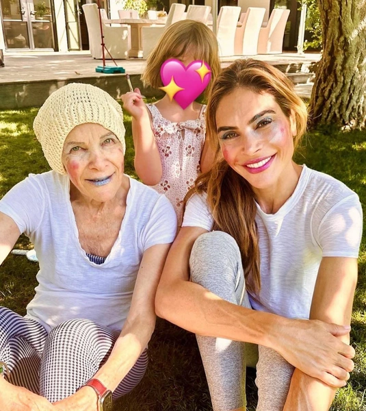 Мама, жена и дети поддерживают певца в борьбе с зависимостями