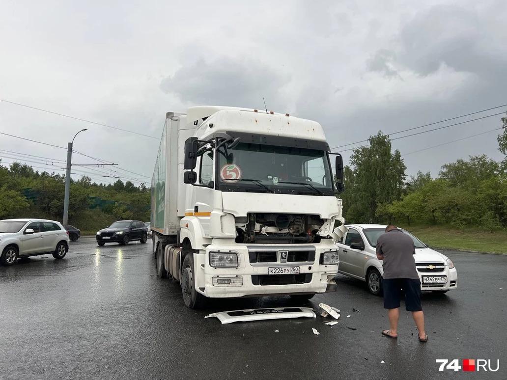 ДТП с перевернувшимся микроавтобусом: комментарий ГИБДД и полиции  Челябинска - 3 июля 2023 - 74.ру