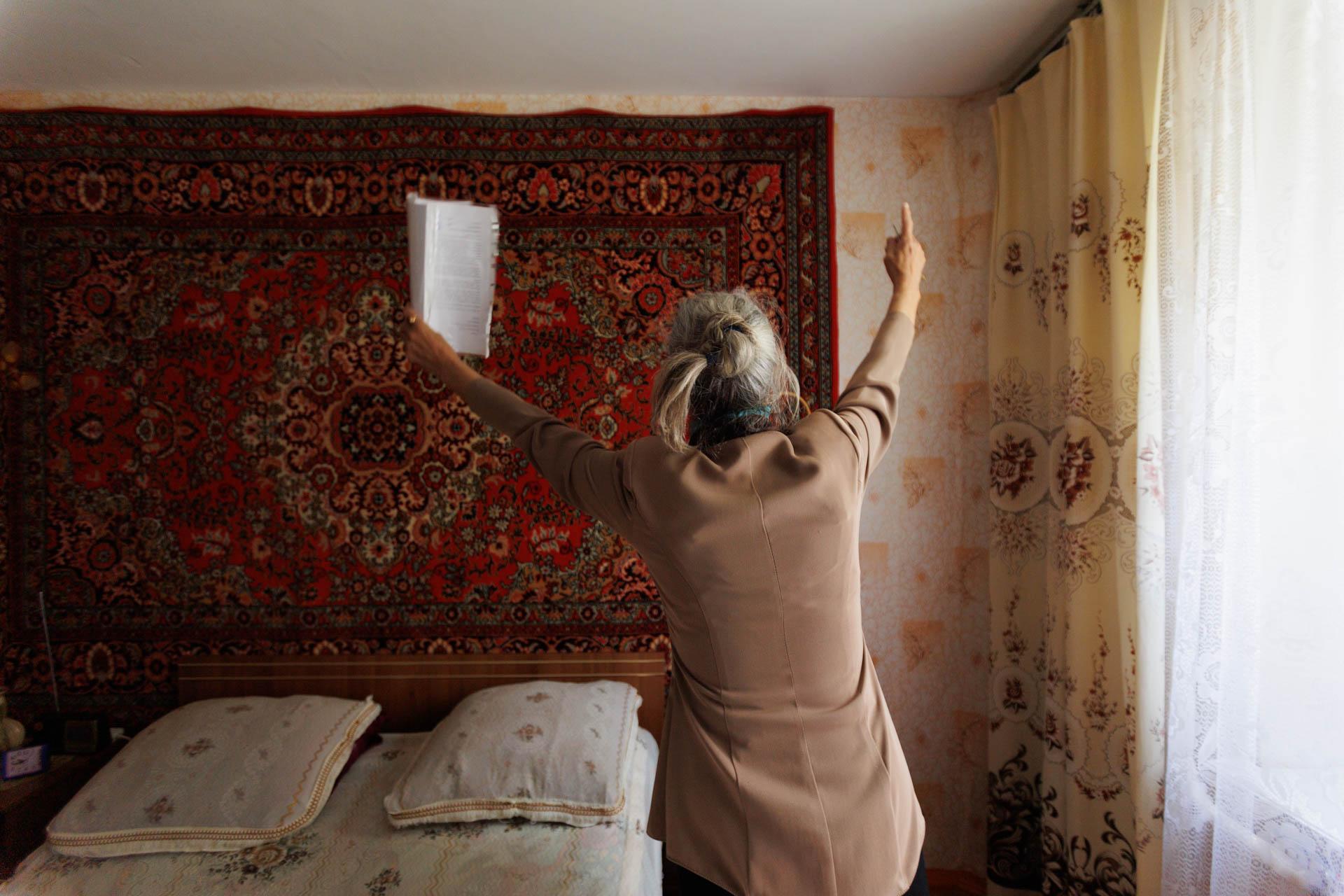 «Одних лечат, других калечат?»: жители многоэтажки в Тюмени жалуются на шум томографа из соседнего медцентра