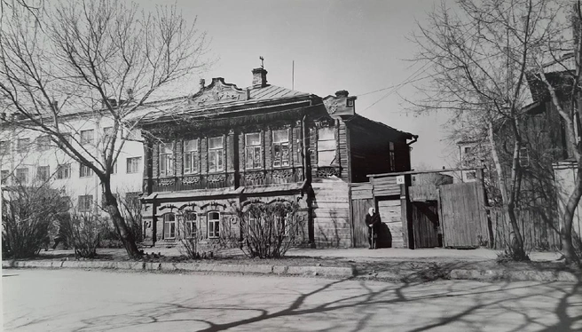 Дом на ул.Максима Горького, 45 в 1976 году | Источник: Комитет по делам архивов Курганской области / vk.com