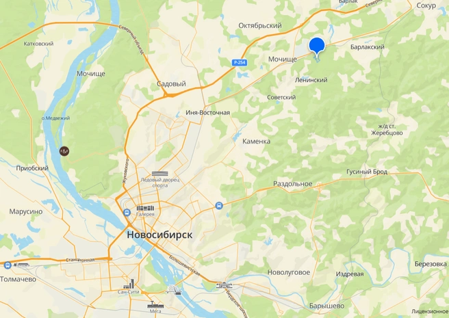 По карте видно, что поселок довольно далеко от центра | Источник: 2ГИС