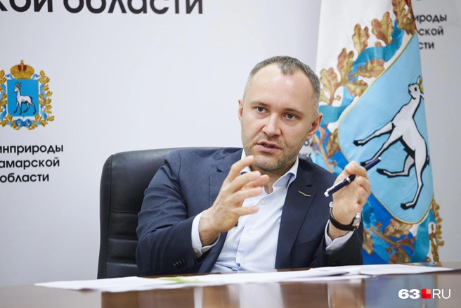 Министр выступает за развитие экономики замкнутого цикла, отказ от мусоросжигательных заводов в пользу сортировочных комплексов и переработки  | Источник: Роман Данилкин / 63.RU 