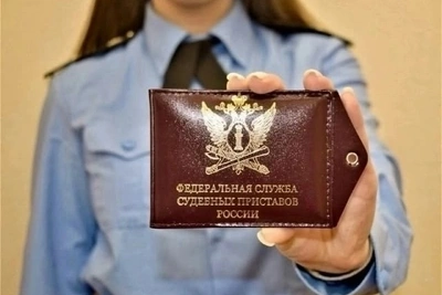 Приставы взыскали долг за разбитый автомобиль