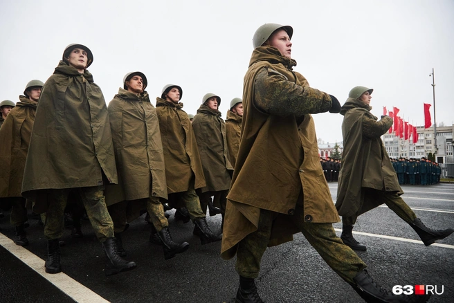В ногу | Источник: Роман Данилкин / 63.RU