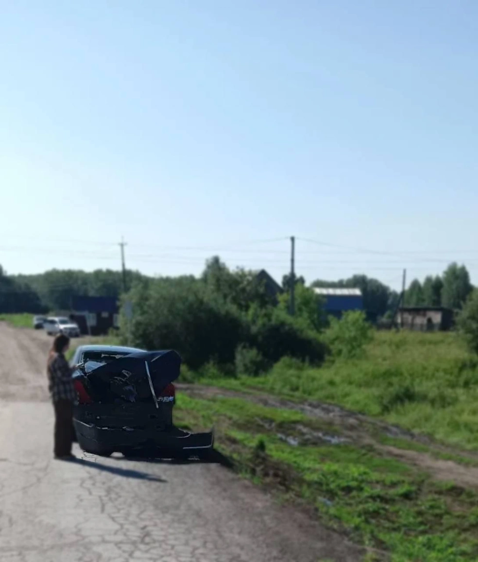 Автомобиль получил серьезные повреждения | Источник: «Западно-Сибирская транспортная прокуратура» / Telegram