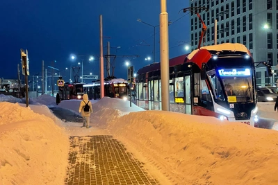 Трамваи в Перми задерживаются, на остановках скопилось 80 человек