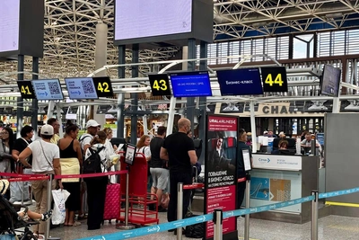 В аэропорту Сочи вновь ограничения, задержаны два рейса
