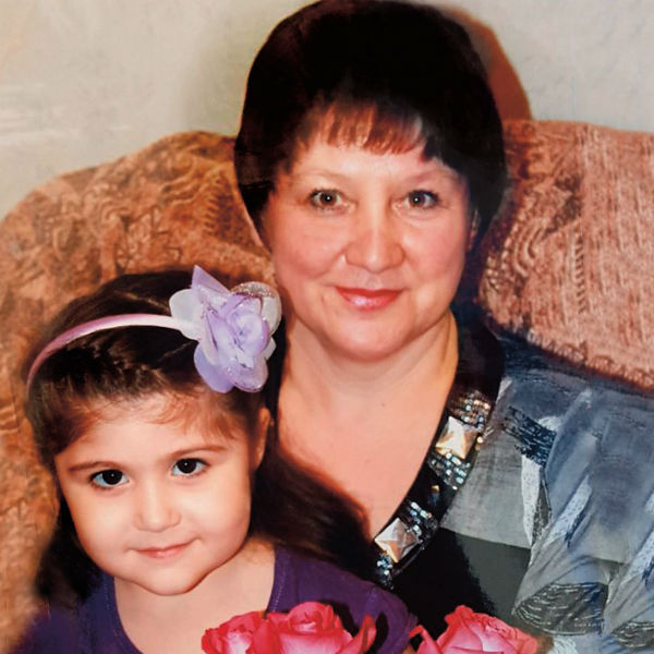 «Моя тетя Фание – удивительная!» - рассказывает 10-летняя Эмилия Булякбаева из Новотроицка, что в Оренбургской области