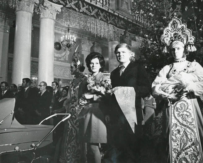 Свидетельство о рождении миллионный омич получил 27 декабря 1975 года | Источник: ОГИКМ, из собрания В.&nbsp;И.&nbsp;Селюка / pastvu.com