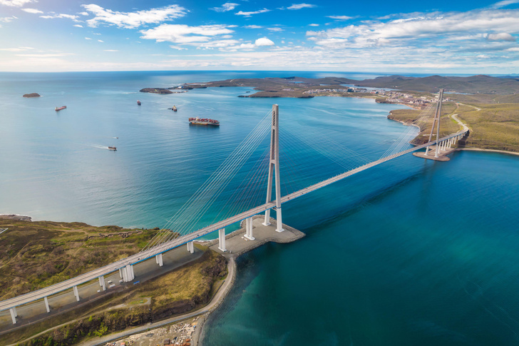 Hills, forts and bridges: what to do in Vladivostok