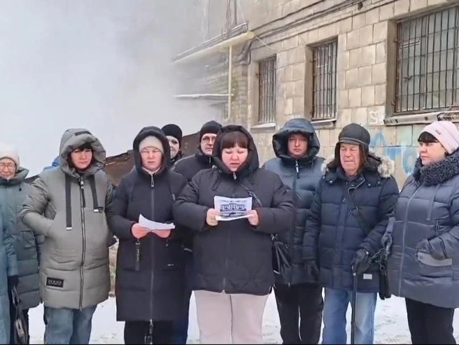 Жильцы утверждают, что местные власти и контролирующие органы игнорируют их обращения по поводу аварийной ситуации в доме. | Источник: читатели V1.RU