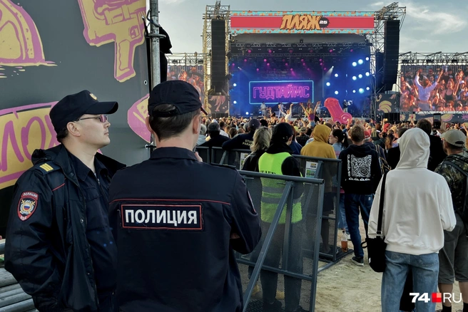 Правда, выступления всех этих артистов растянуты на четыре дня. И билет покупается на все это время, иначе — никак | Источник: Наталья Лапцевич
