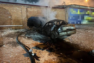 Priora Driver Dies After Crashing into Brick Fence