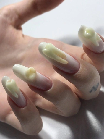 Зубки как настоящие | Источник: ТГ-канал Марины