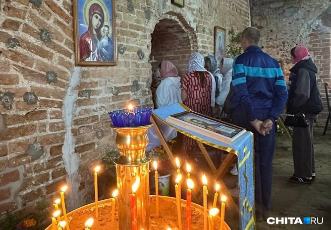 Литургия началась в 09:00 | Источник: очевидец