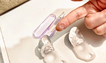 Невидимая угроза: почему опасно носить линзы каждый день