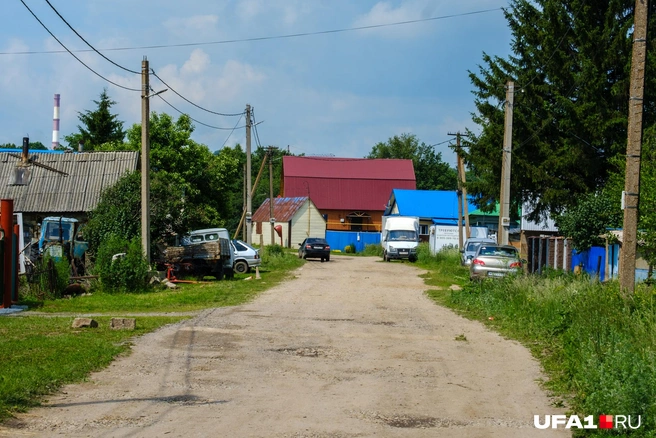 В Никольском всего одна улица&nbsp;— и выглядит она примерно так | Источник: Булат Салихов / UFA1.RU