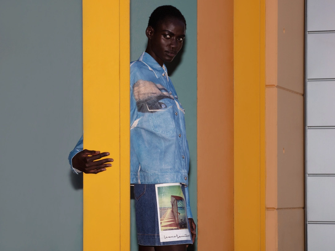 Кроп-топы и сарафаны из денима: 9 джинсовых вещей Sportmax для нового сезона | marieclaire.ru