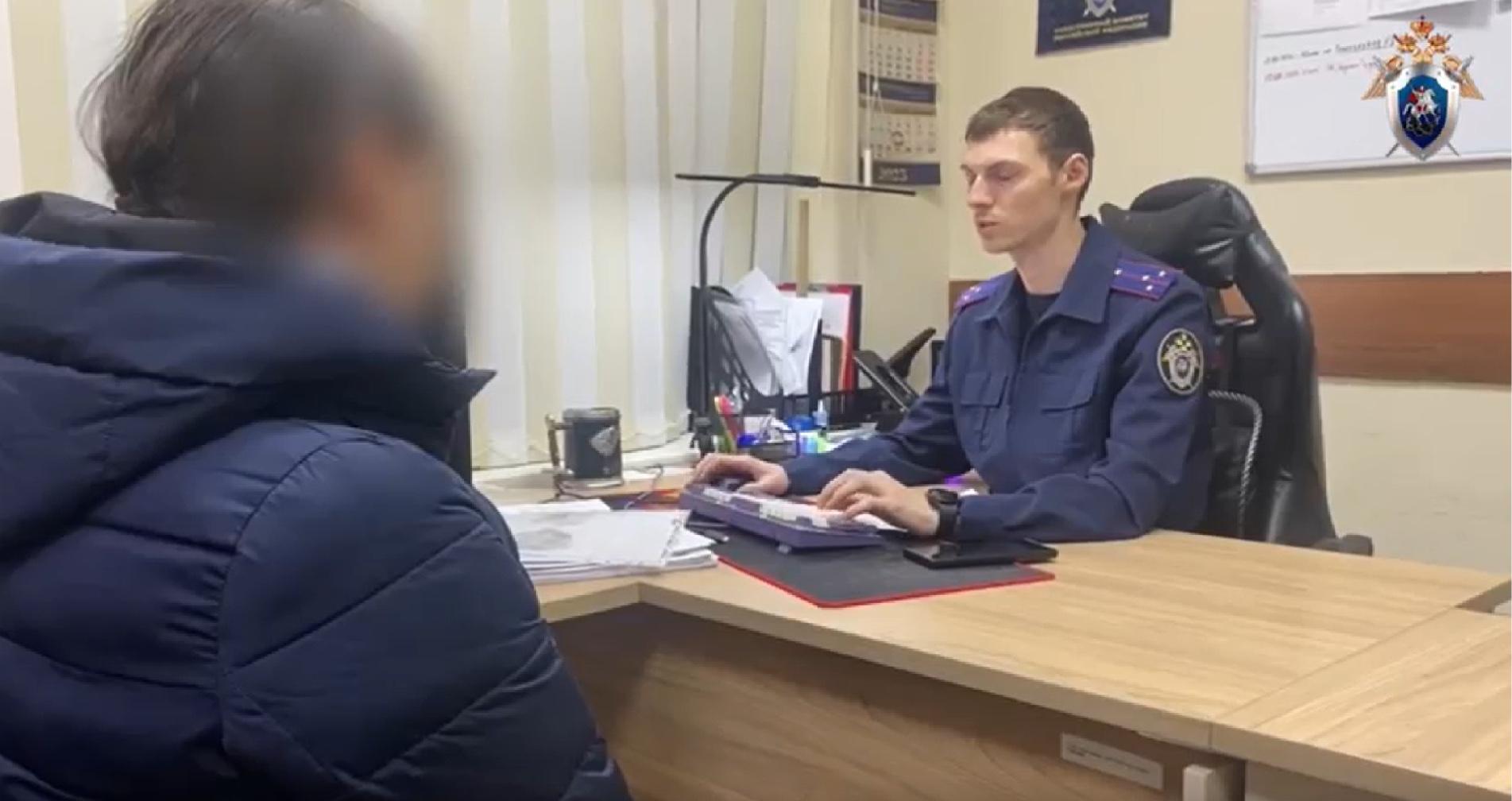 Мать убила двоих маленьких детей в Иркутской области. Тела обнаружили к квартире 