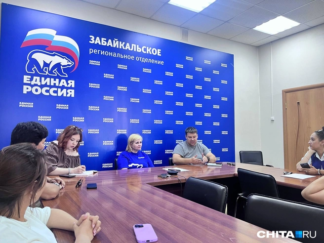 «Мог получить нож в печень. Мне это зачем?» Волонтеры рассказали о спекулянтах, лжеинвалидах и прочем беспределе в очередях на АЗС в Чите | Источник: Александр Хамраев / СHITA.RU