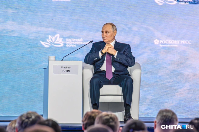Владимир Путин поздравил сотрудников Росгвардии с профессиональным праздником