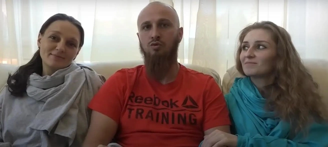 Несколько лет назад Иван Сухов вел блог на YouTube | Источник: «Блог многоженца» / YouTube