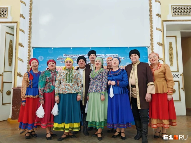 Пенсионеры обожают свой ансамбль | Источник: Владимир и Марина Иневаткины