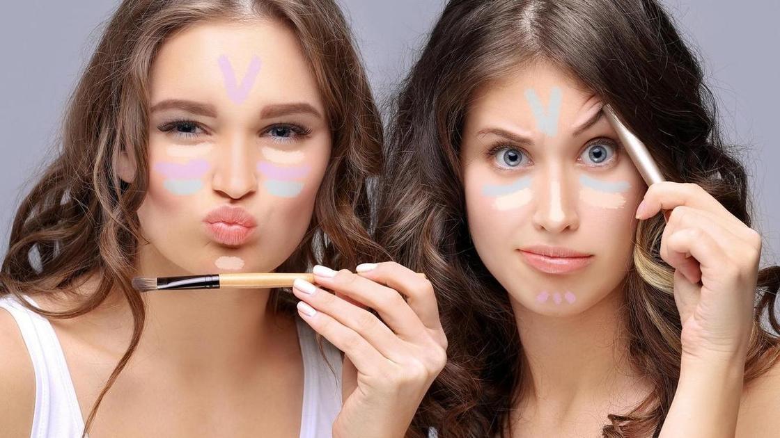 Минус 10 лет: куда нанести консилер, чтобы лицо выглядело подтянутым