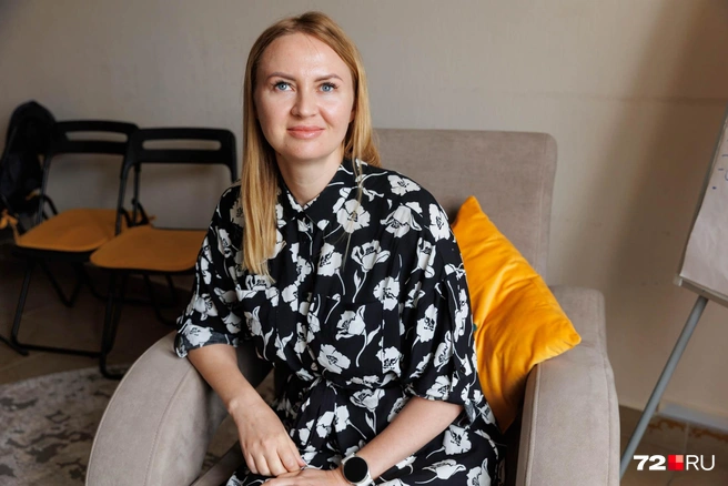 Алевтина, несмотря на руководящую должность, тоже занимается детьми | Источник: Ирина Шарова / 72.RU