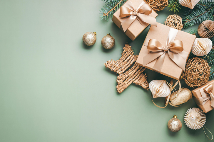 6 самых бесполезных подарков на Новый год, которые вы все еще дарите, — чем их заменить