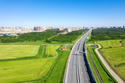 Как перераспределяется рынок жилья между Петербургом и областью