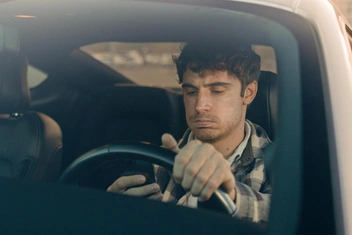 «Любимая не хочет переезжать ко мне и скрывает меня от сына-первоклассника. Но я же готов заменить ему отца!»