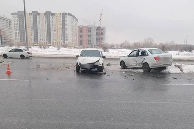 Столкновение Гранты и Калины в Оренбурге: трое в больнице