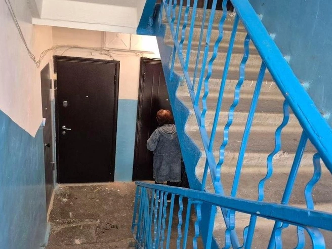 Утром в квартиру, где накануне прогремел взрыв, зашла женщина | Источник: Ирина Яковлева / V1.RU
